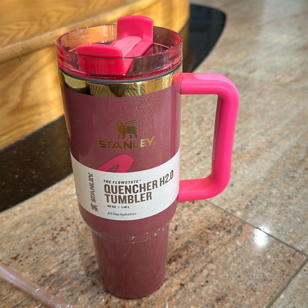 Stanley Pink Quencher H2.0 Tumbler